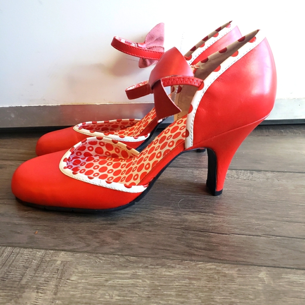 SOLD-XOXO Retro Heels
